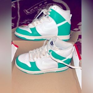 Ware once Nike Dunk WHITE / GREEN Grade School Phantom